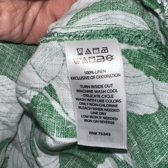 Tahari Green and White Boxy 3/4‎ Sleeve Blouse - Picture 4 of 5